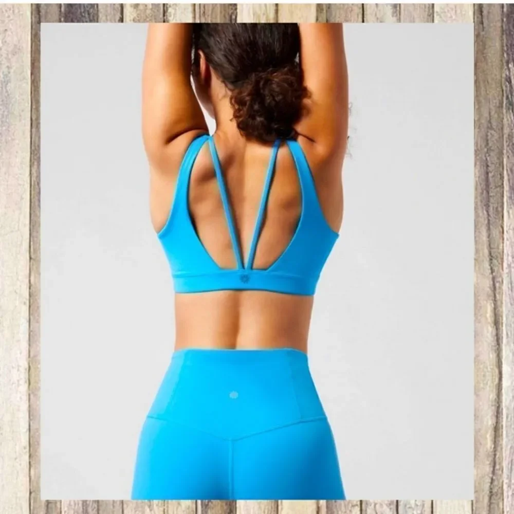 NWOT Athleta Exhale Bra D-DD comes with free gift
